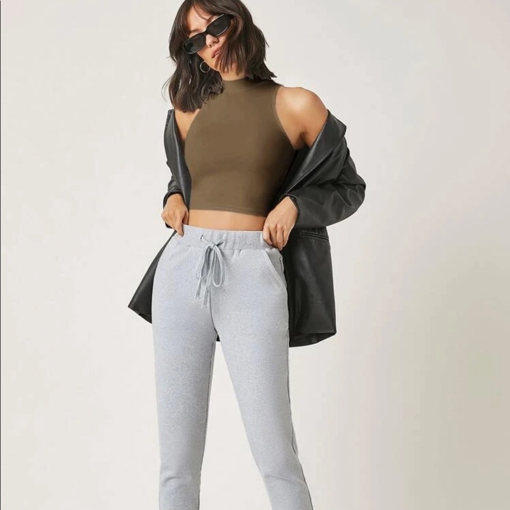 Minimalist 90s crop top tank mockneck Racerback - Picture 12 of 15